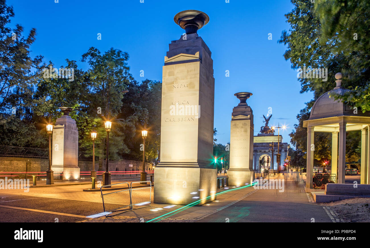 Commonwealth Memorial cancelli di notte London REGNO UNITO Foto Stock