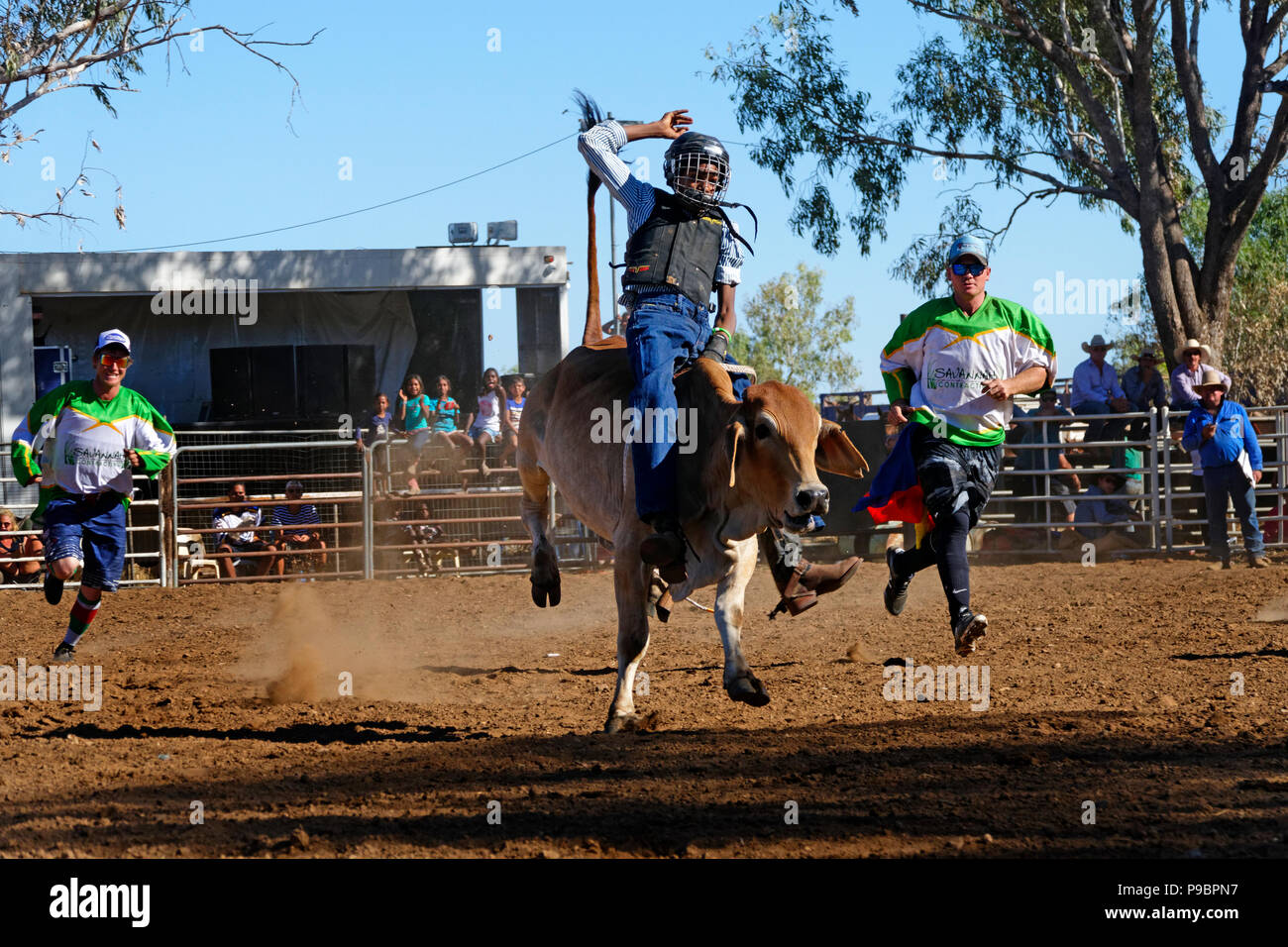 Rodeo rider su un torello, Fitzroy crossing, Kimberley,Northwest Australia Foto Stock