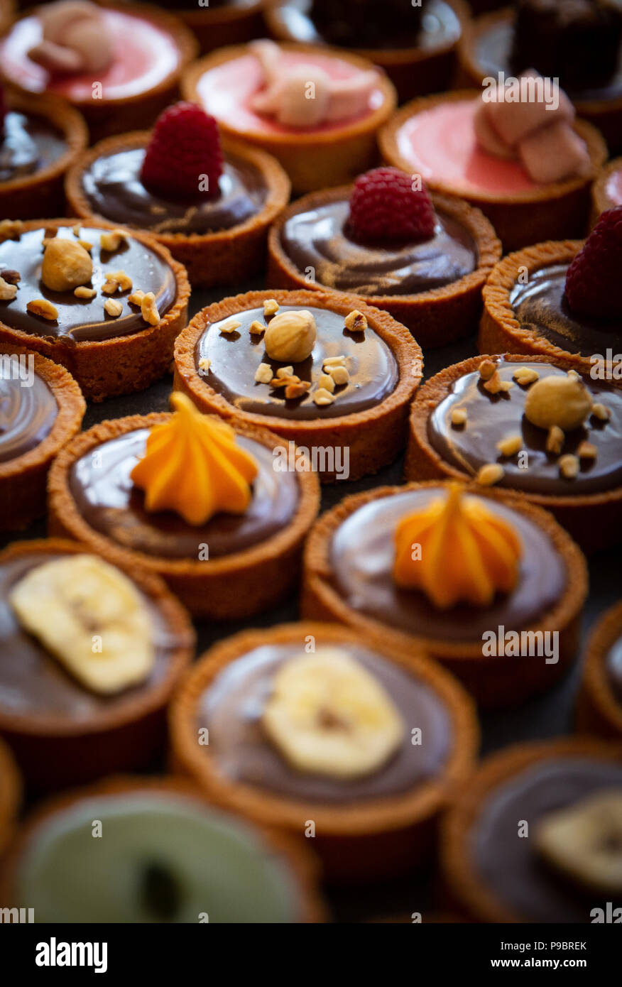 Varie pasticcini colorati Foto Stock