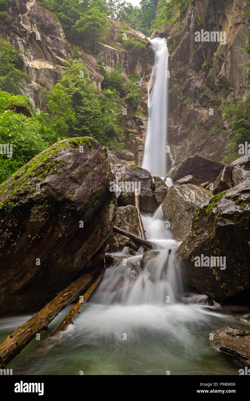 Kalmtaler o Passeirer cascata vicino a Saint Matin, la Val Passiria, Alto  Adige Foto stock - Alamy
