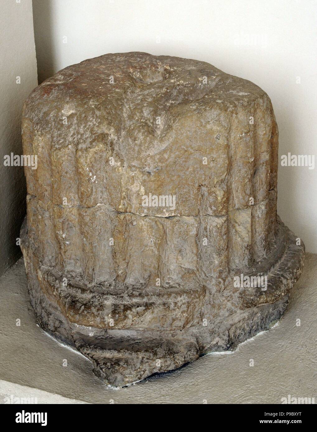 Albero di colonna. Fine del I secolo d.c. Dal Teatro Romano. Conserva resti di stucco bianco. Tarragona. Museo Archeologico Nazionale. Tarragona. La Catalogna, Spagna. Foto Stock