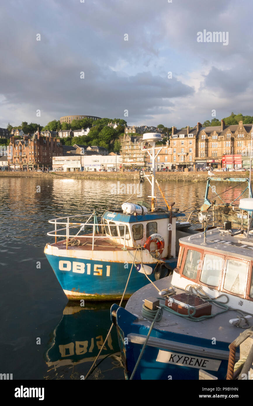 Sera d'estate Oban, costa ovest della Scozia, Regno Unito Foto Stock