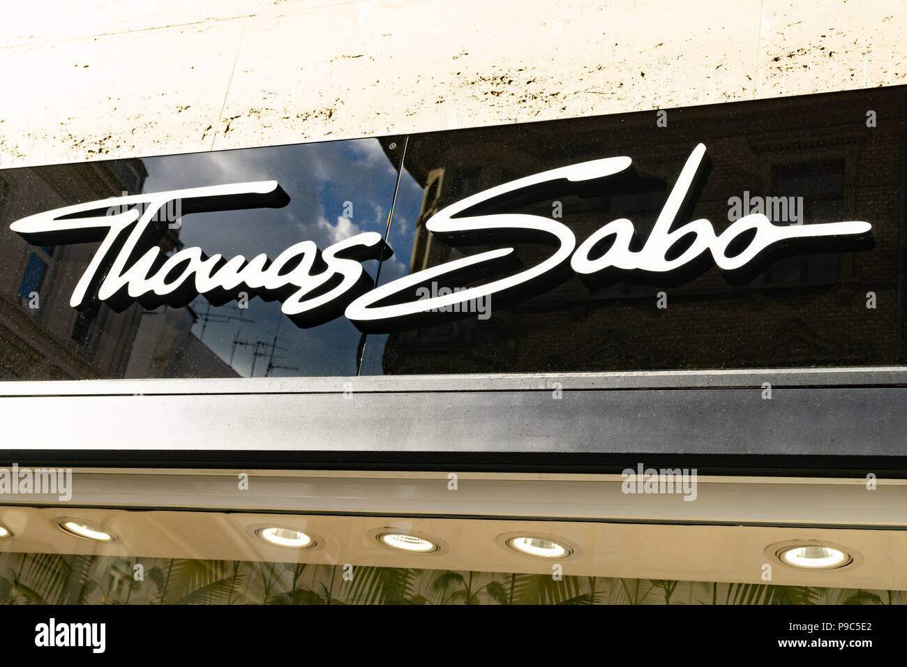 Wiesbaden, Germania - Giugno 03 2018: Thomas Sabo logo su una facciata. THOMAS SABO negozio Gioielli etichetta. Bigiotteria e negozio di orologi. Foto Stock