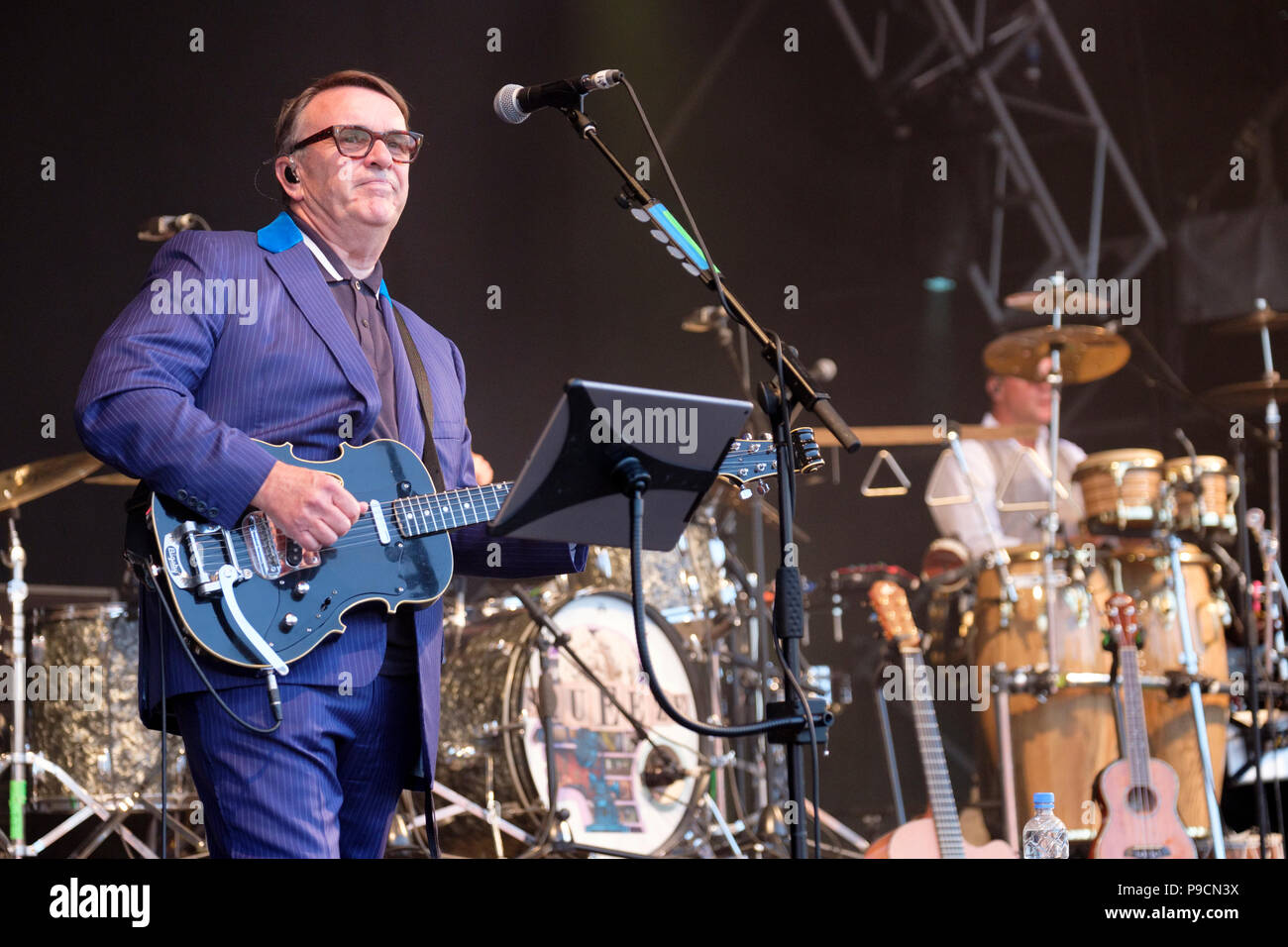 Cliff Difford di Squeeze effettuando al Cornbury Music Festival, grande Tew, Oxfordshire, Regno Unito. Giugno 17, 2018 Foto Stock