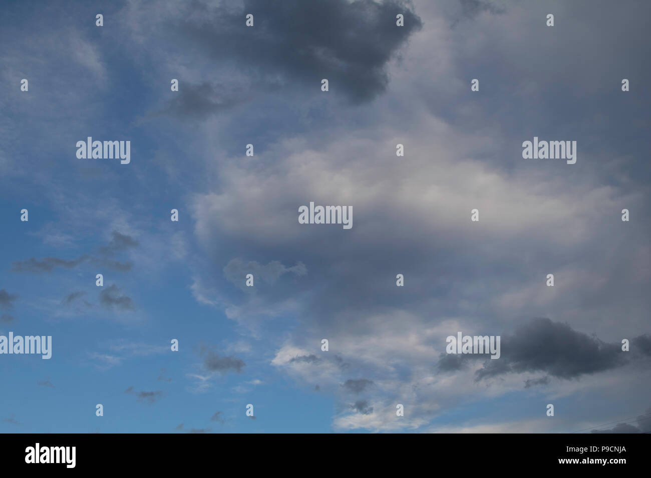 Cielo con le nubi Foto Stock