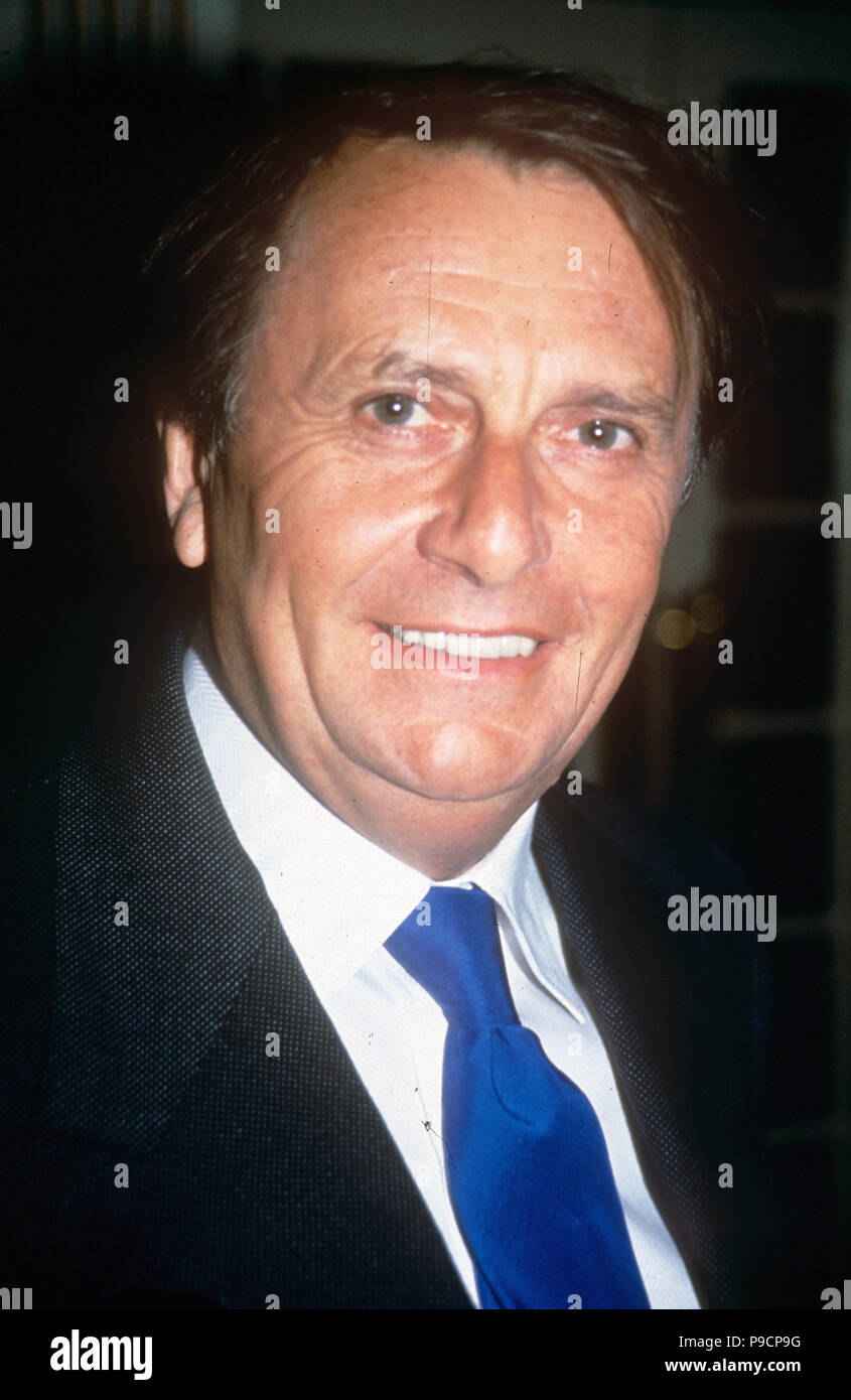 BARRY HUMPHRIES comico australiano e attore circa 1990 Foto Stock