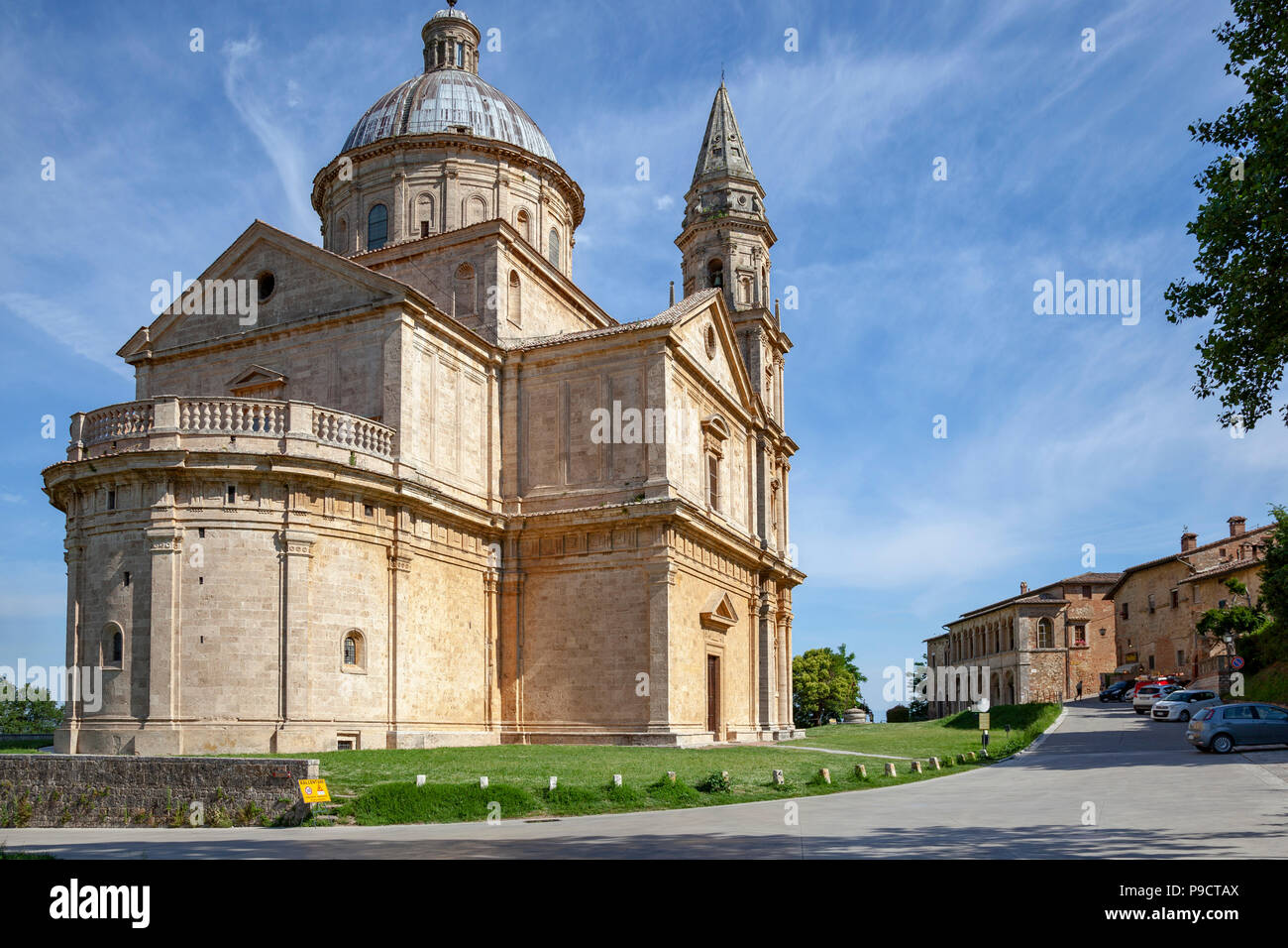Al di sotto di Montepulciano, la chiesa di San Biagio è stata costruita secondo una mirata a croce greca pianta a forma di sormontato da una cupola. Foto Stock