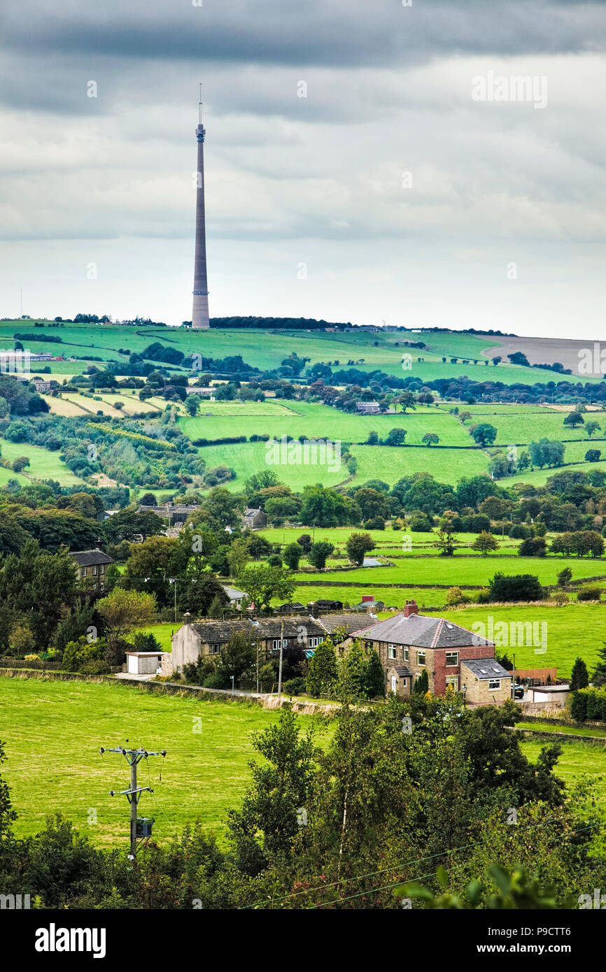 Emley Moor trasmettitore Tv e West Yorkshire paesaggio, England, Regno Unito Foto Stock