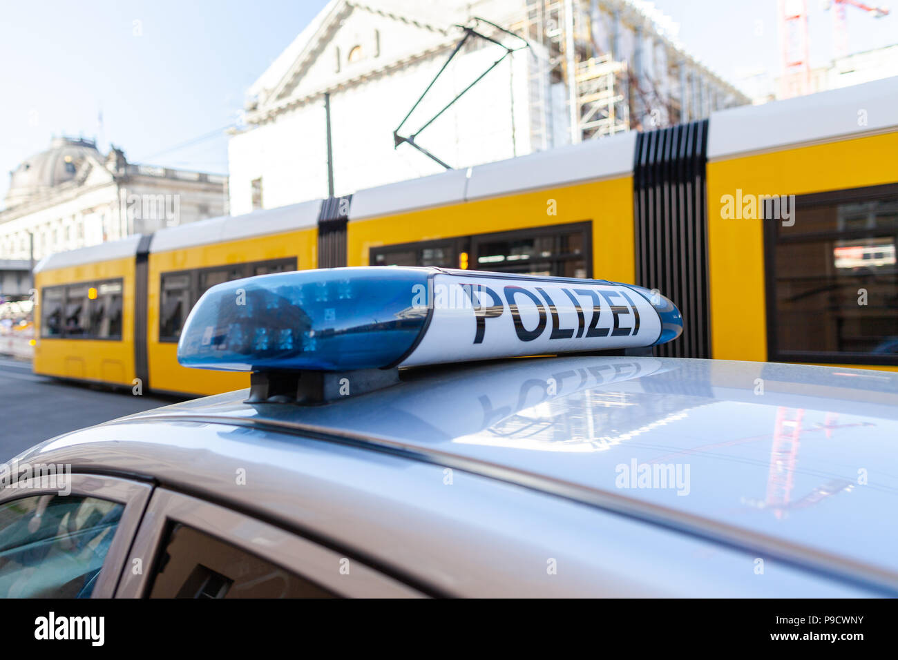 La polizia tedesca blue light bar. Polizei significa polizia. Foto Stock