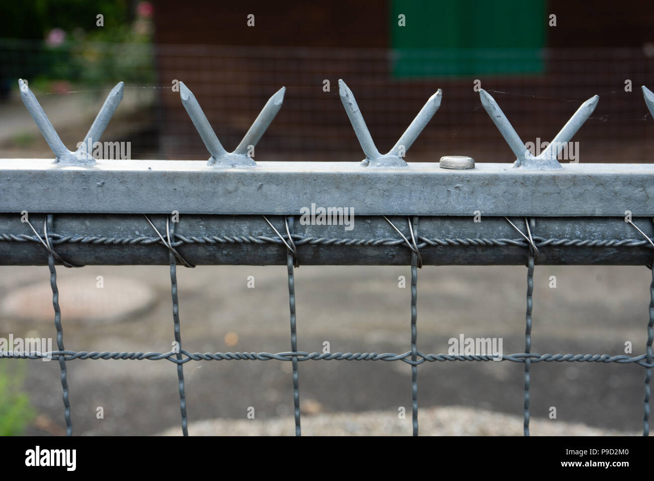 Vista ravvicinata del ferro Recinzioni di metallo o di gate con punte Foto  stock - Alamy