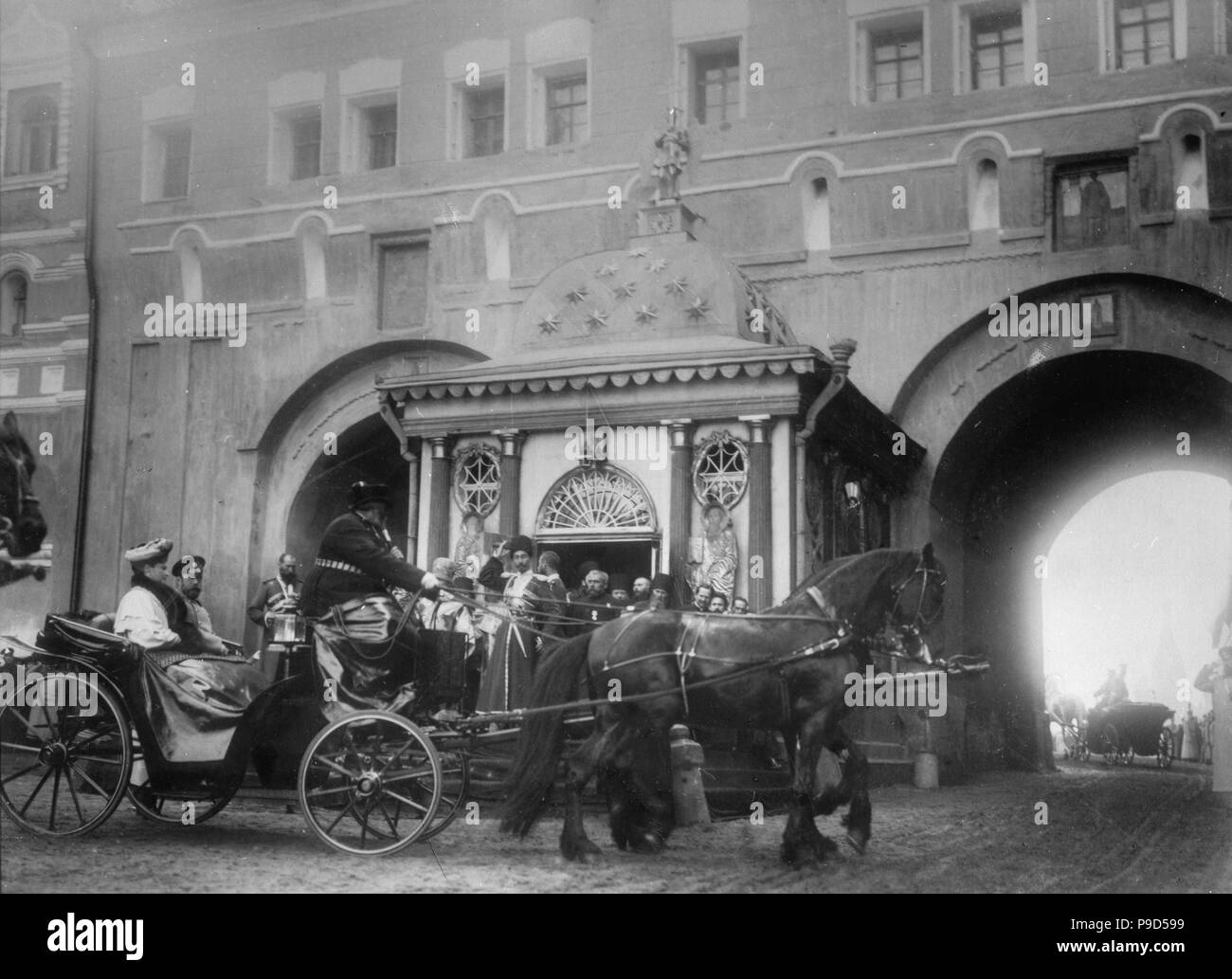 Il Tsar la famiglia prima della cappella Iveron presso la risurrezione porta a Mosca. Museo: Stato russo, film e foto di archivio, Krasnogorsk. Foto Stock