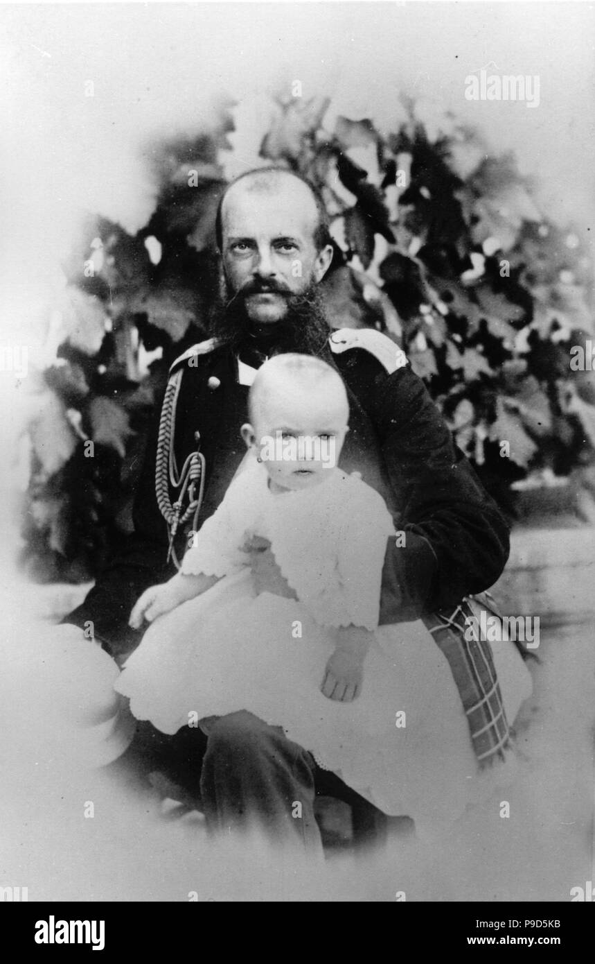 Ritratto del Granduca Michael Nikolaevich della Russia (1832-1909) con il bambino. Museo: Stato russo, film e foto di archivio, Krasnogorsk. Foto Stock