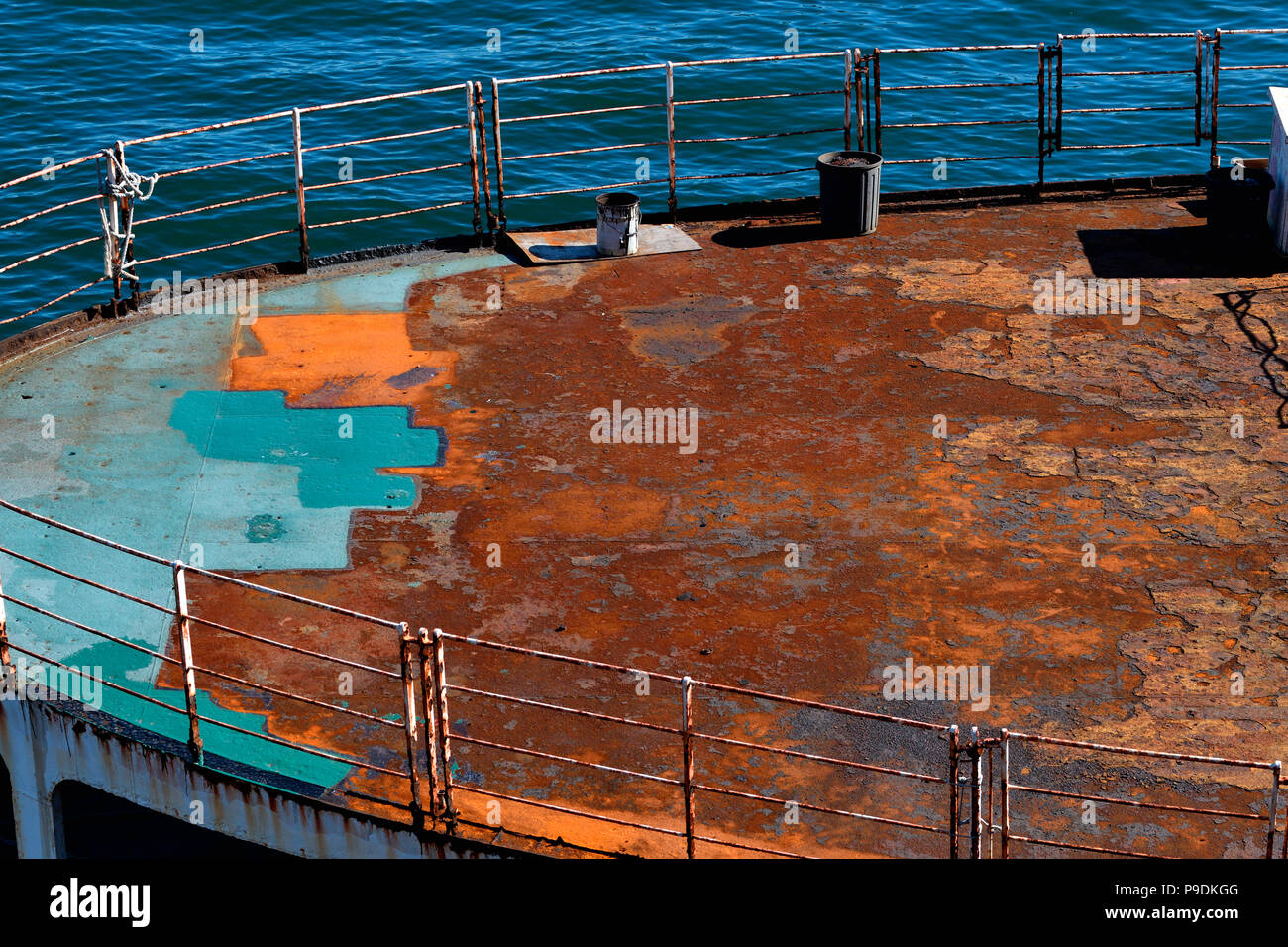 Rusty ponte di nave Foto Stock