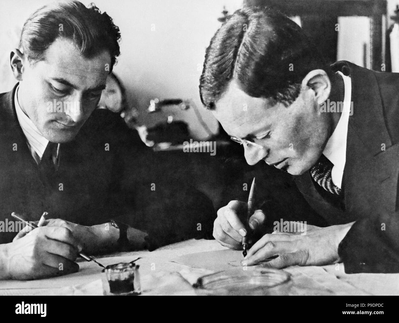 Scrittori Ilya Ilf e Yevgeny Petrov. Museo: Mosca Museo Fotografico (Casa della fotografia). Foto Stock