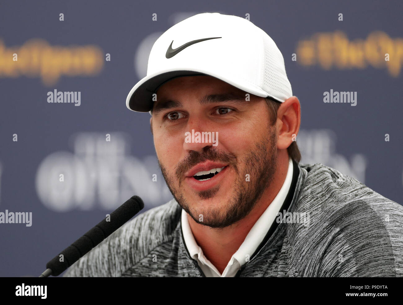 Stati Uniti d'America's Brooks Koepka durante una conferenza stampa su anteprima giorno tre del Campionato Open 2018 a Carnoustie Golf Links, Angus. Foto Stock