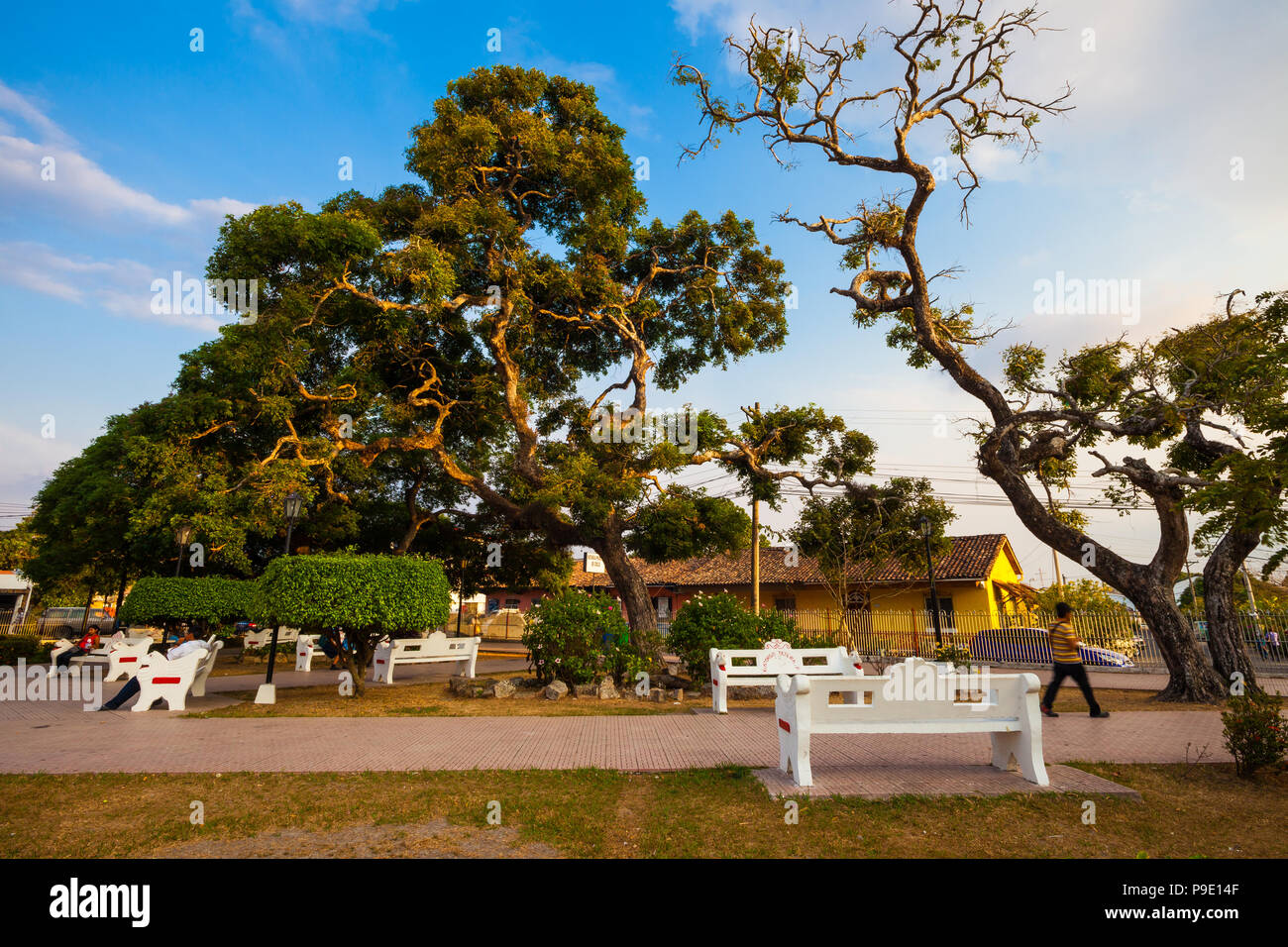 Paesaggio urbano di Panama in un bellissimo pomeriggio nel parco di Penonome, provincia di Cocle, Repubblica di Panama. Foto Stock