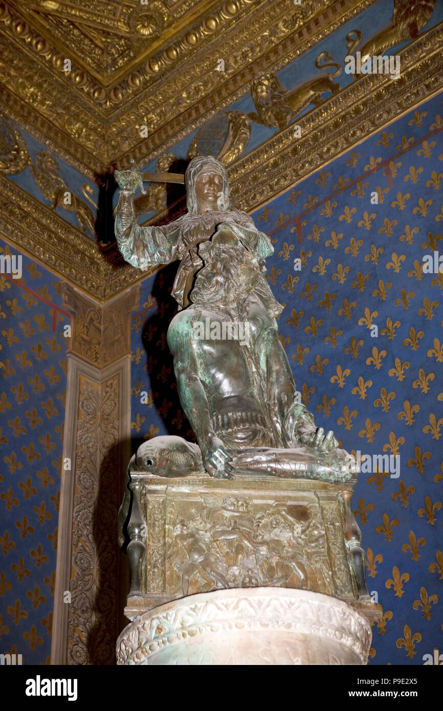 Statua di Giuditta e Oloferne di Donatello nella Sala dei Gigli, Palazzo Vecchio, Firenze, Toscana, Italia Foto Stock