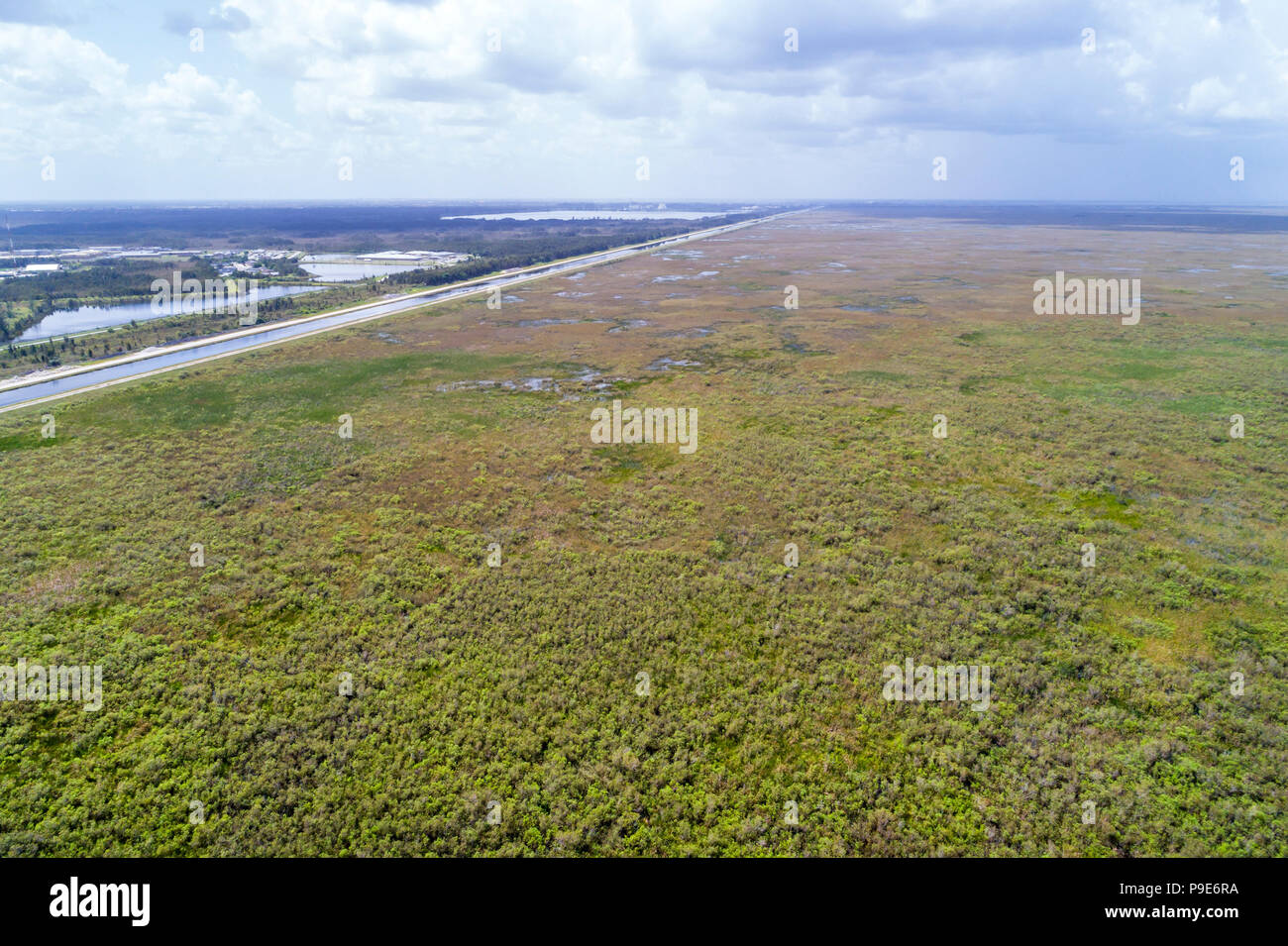 Miami Florida,Parco Nazionale delle Everglades,confine orientale,slough d'acqua dolce,vista aerea dall'alto dall'alto dell'uccello,i visitatori viaggiano turistico tour t Foto Stock