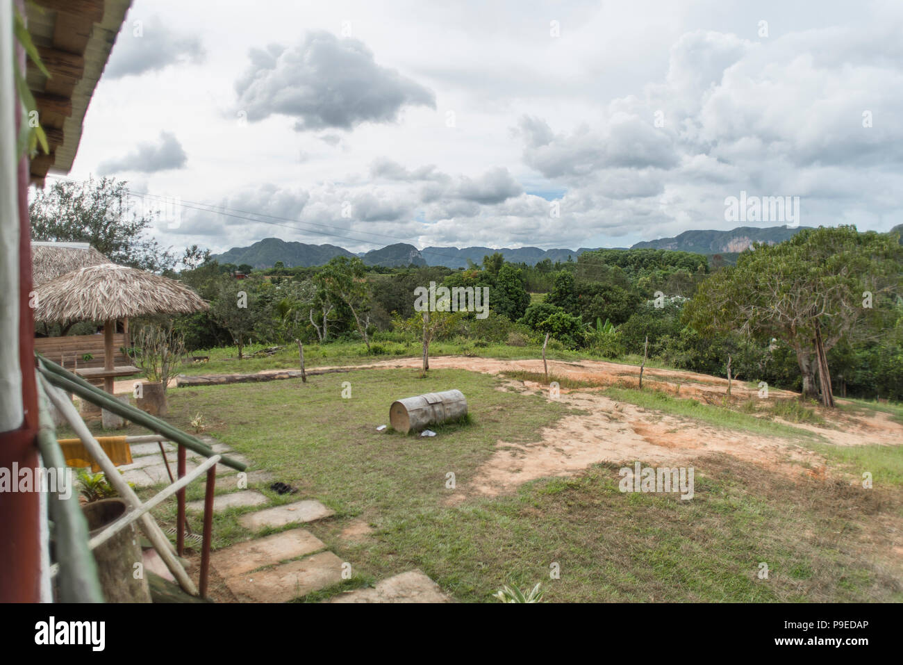 Vista della bella mogotes e la Valle di Viñales. Foto Stock