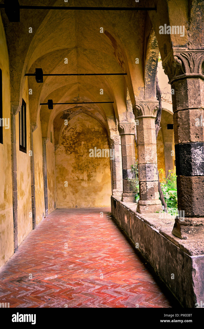 Chiostro di San Francesco: San Francesco Chiostri in Sorrento. L'Italia. Foto Stock