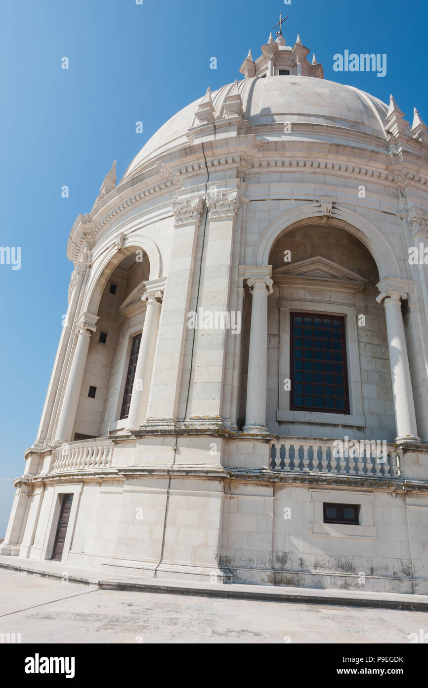 Alta cupola centrale del Pantheon Nazionale, originariamente chiesa di Santa Engracia. Lisbona. Il Portogallo. Foto Stock