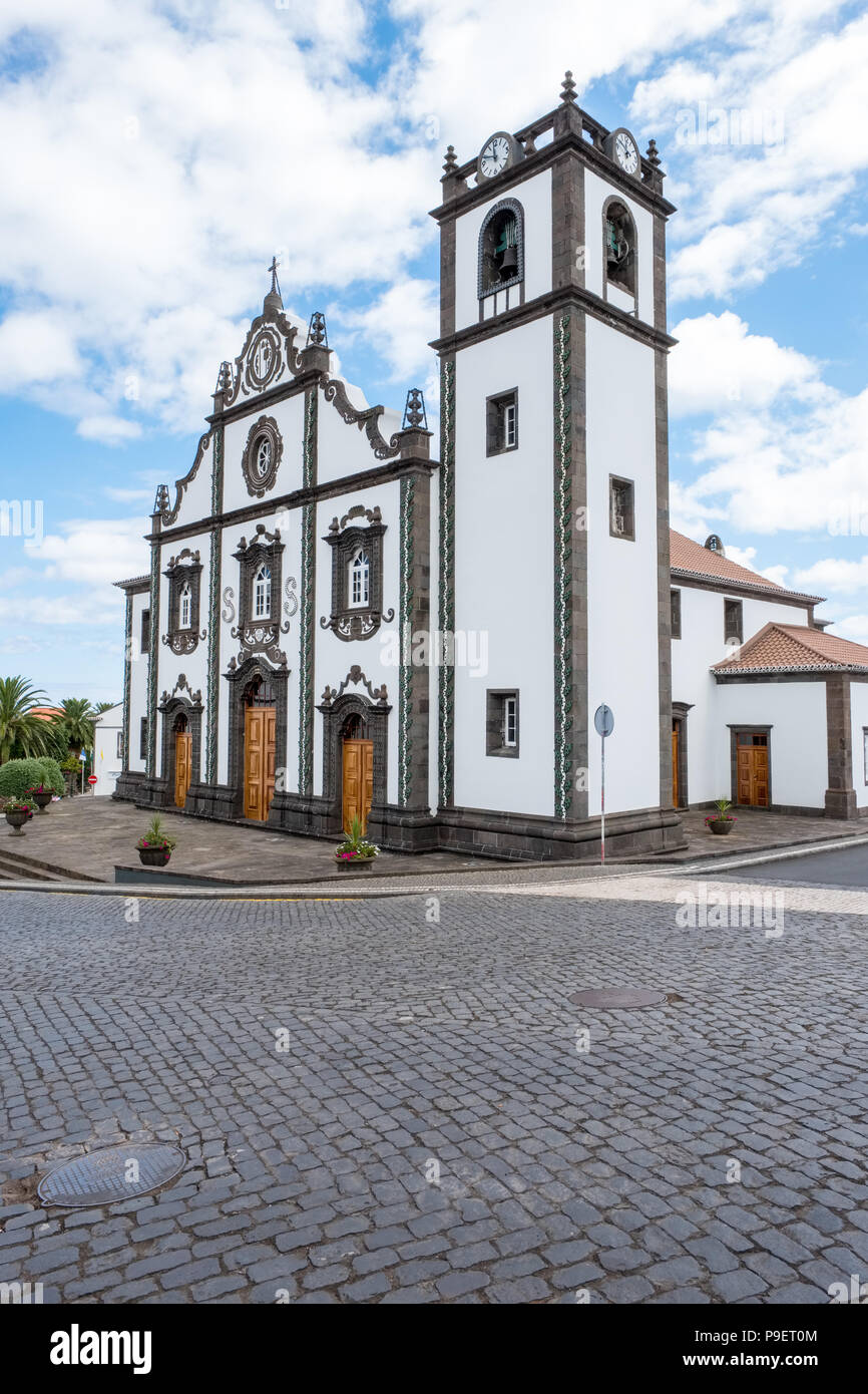 Il prety villaggio di Vila de Nordeste in Sao Miguel, l'isola più grande delle Azzorre Foto Stock