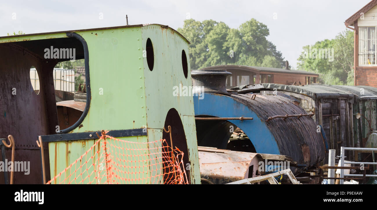 Abbandonata e ruggine motore a vapore le parti presso il patrimonio Cambriano Railway Museum a Oswestry Regno Unito Foto Stock