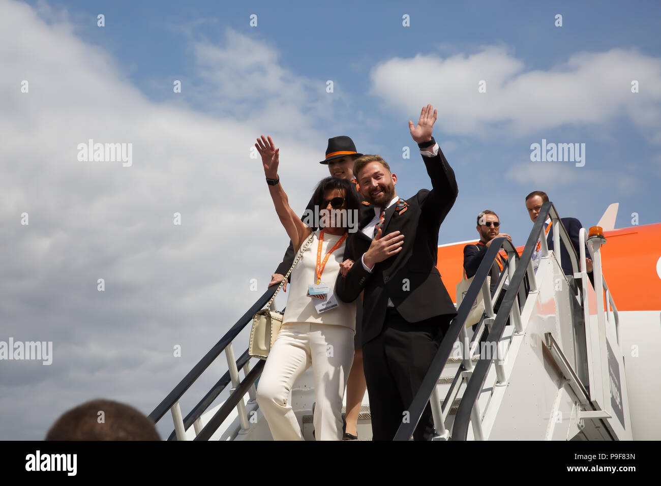 Farnborough, Regno Unito, 18 luglio 2018, A321neo easyJet è sul display a Farnborough Airshow internazionale. È la più recente aggiunta al successo della famiglia A320. Giornalista Simon Calder è stato mostrato intorno al piano e posato per le foto con il capitano e l amministratore delegato. Credito Larby Keith/Alamy Live News Foto Stock