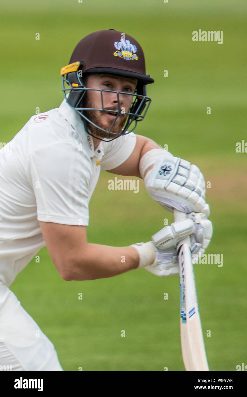 Londra, UK. 18 Luglio, 2018. Adam Rouse batting per Surrey contro West Indies "A" lato touring al ovale. David Rowe/Alamy Live News Foto Stock