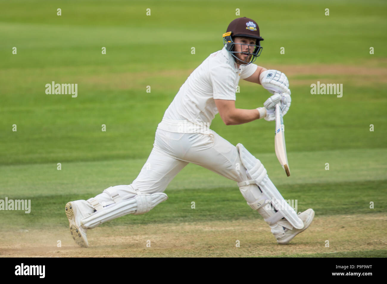 Londra, UK. 18 Luglio, 2018. Adam Rouse batting per Surrey contro West Indies "A" lato touring al ovale. David Rowe/Alamy Live News Foto Stock