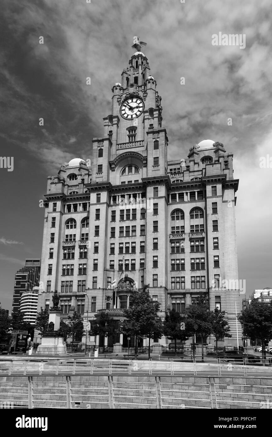 Royal Liver Building, George's Parade, Pier Head, Sito Patrimonio Mondiale dell'UNESCO, Liverpool, Merseyside England, Regno Unito Foto Stock