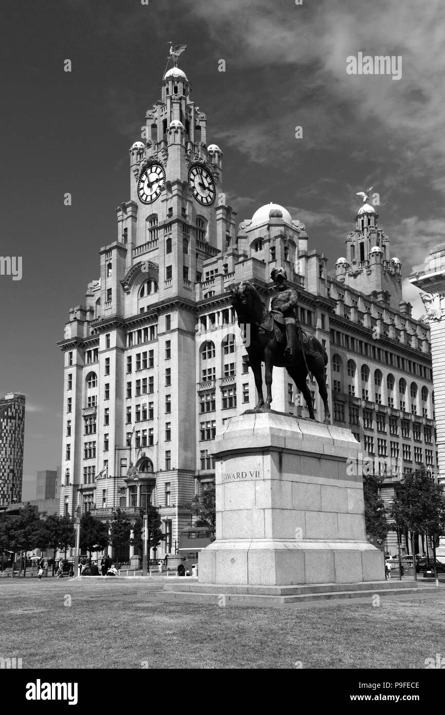 Royal Liver Building, George's Parade, Pier Head, Sito Patrimonio Mondiale dell'UNESCO, Liverpool, Merseyside England, Regno Unito Foto Stock