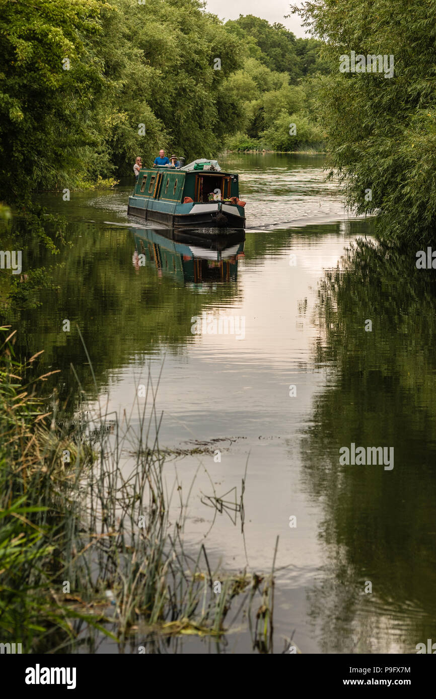 Canali in barca sul fiume Avon a Stratford Upon Avon Inghilterra. Foto Stock