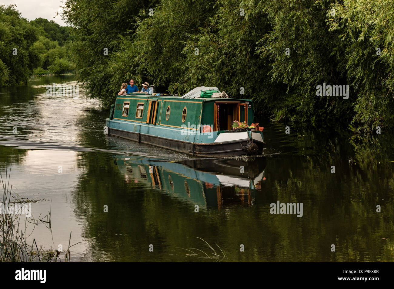 Canali in barca sul fiume Avon a Stratford Upon Avon Inghilterra. Foto Stock