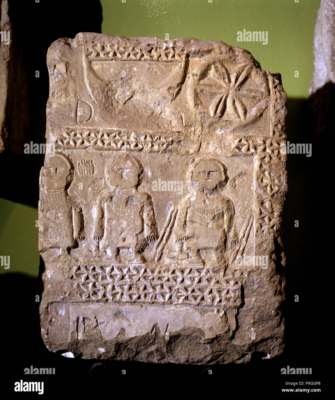 Stele di pietra con figure umane, da Santa Cruz de Campeza. Foto Stock