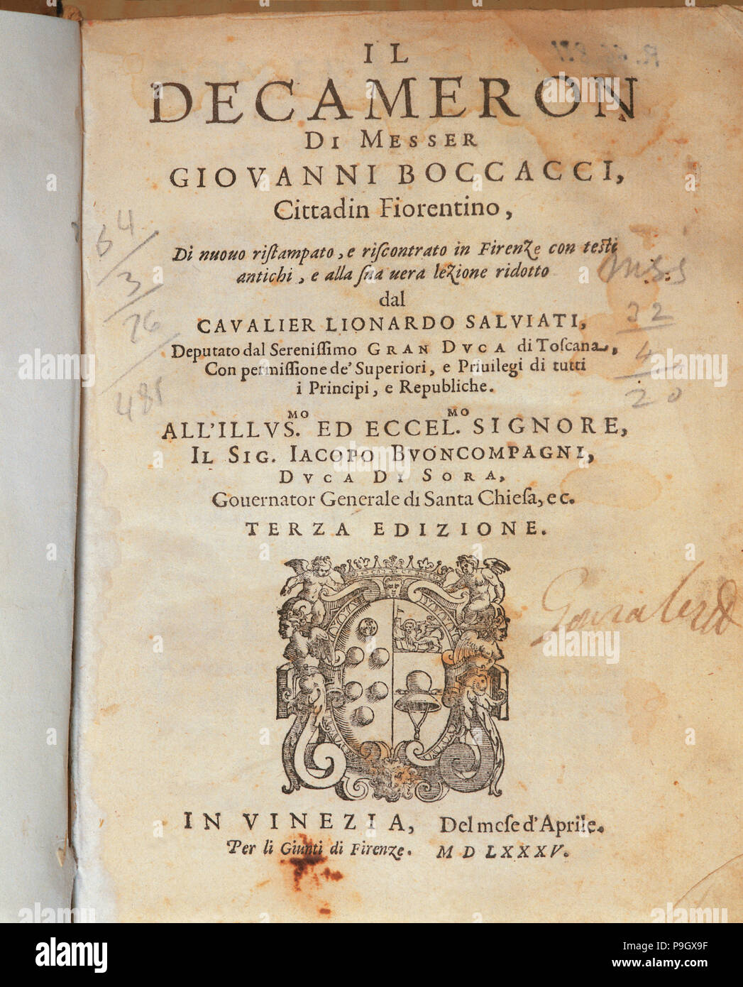 Coperchio del Deccameron di Giovanni Boccaccio, pubblicato a Venezia, 1635. Foto Stock