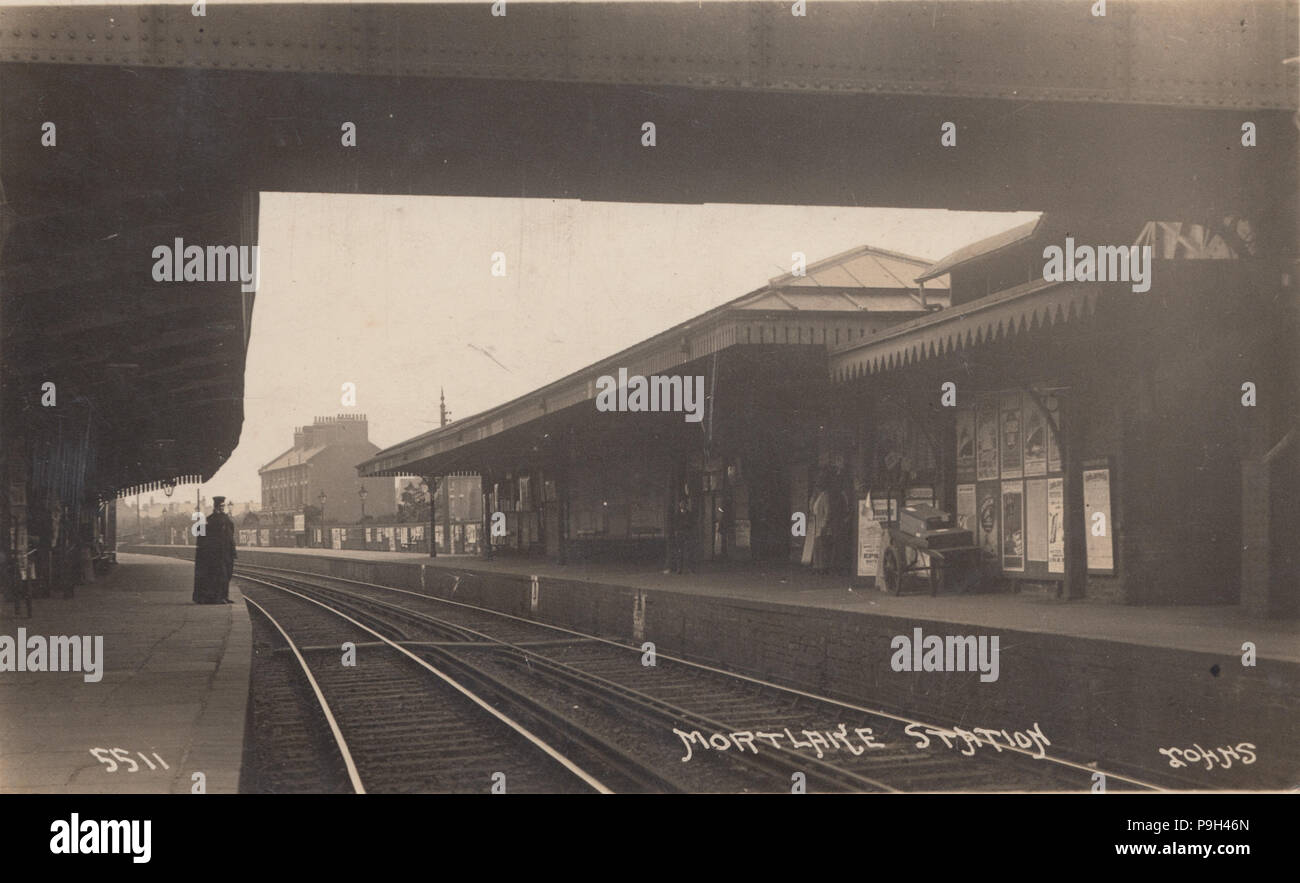 Vintage Fotografia di Mortlake stazione ferroviaria, Londra Foto Stock