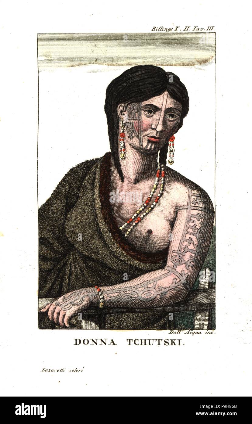 Chukchi donna con tatuaggi sulla sua guancia, il mento e il braccio e la ear piercing. (Chukotka regione, Russia). Da Joseph Billings e Martin Sauer è un conto di una spedizione per le regioni settentrionali della Russia. Incisione su rame da Dell'Acqua handcolored da Lazaretti da Giovanni Battista Sonzogno la raccolta dei più interessanti Viaggi (Raccolta de Viaggi più interessanti), Milano, 1815-1817. Foto Stock