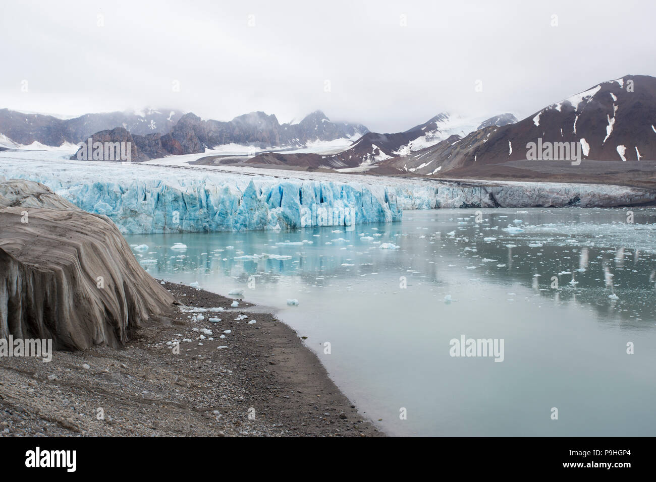 Quattordicesima di luglio ghiacciaio, Svalbard Foto Stock