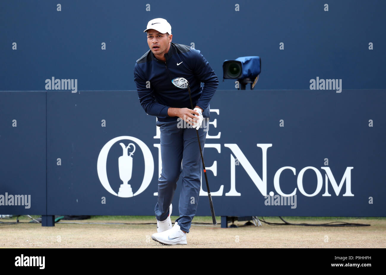 Stati Uniti d'America's Julian Suri tees off il 1° durante l'anteprima giorno quattro del Campionato Open 2018 a Carnoustie Golf Links, Angus. Stampa foto di associazione. Picture Data: mercoledì 18 luglio, 2018. Vedere PA storia Golf Open. Foto di credito dovrebbe leggere: Jane Barlow/filo PA. Restrizioni: solo uso editoriale. Uso non commerciale. Immagine ancora utilizzare solo. Il campionato aperto logo e chiaro collegamento al sito web aperto (TheOpen.com) per essere inclusi nel sito web publishing. Foto Stock