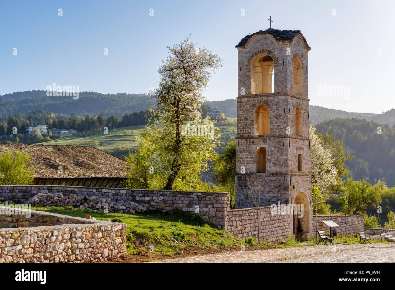 Il campanile della chiesa di S. Maria, Kisha e Shën Mërisë, Voskopoja, Voskopojë, Korça regione, Korca, Albania Foto Stock