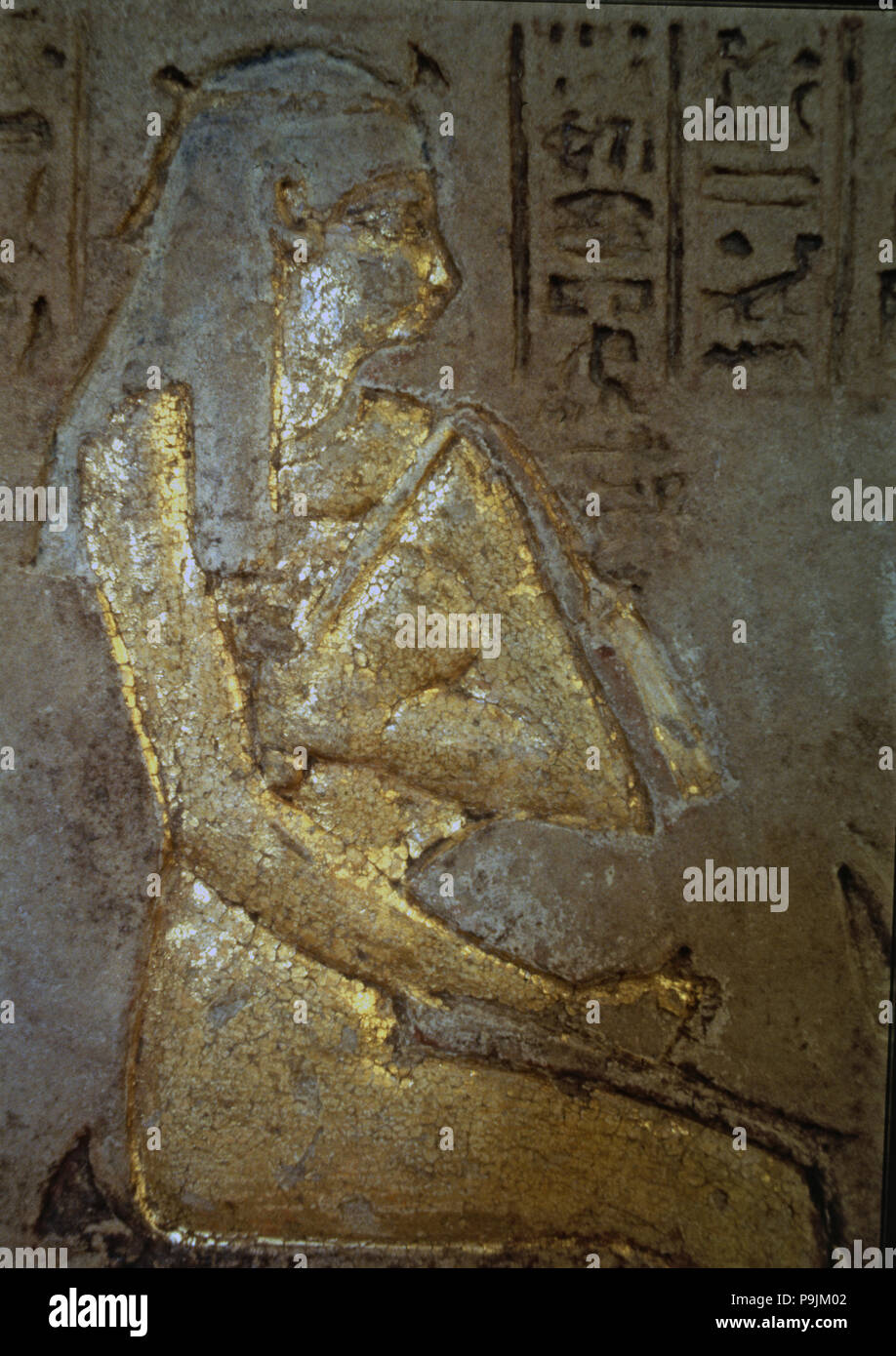 Dettaglio di un familiare stela da una cappella di culto. Foto Stock