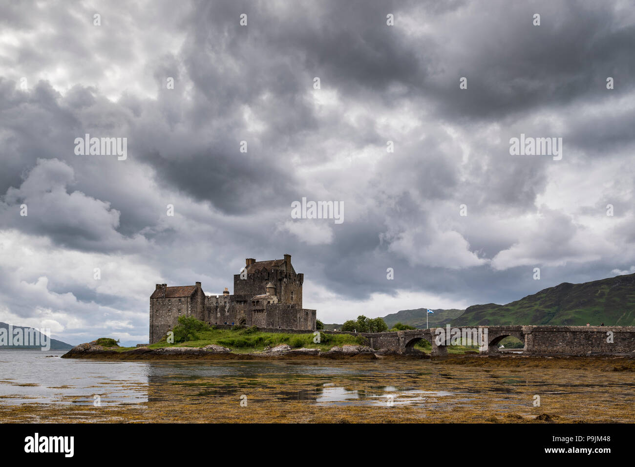 Castel Eilean Donan, Loch Duich, Highlands Occidentali, vicino all Isola di Skye, Scotland, Regno Unito Foto Stock