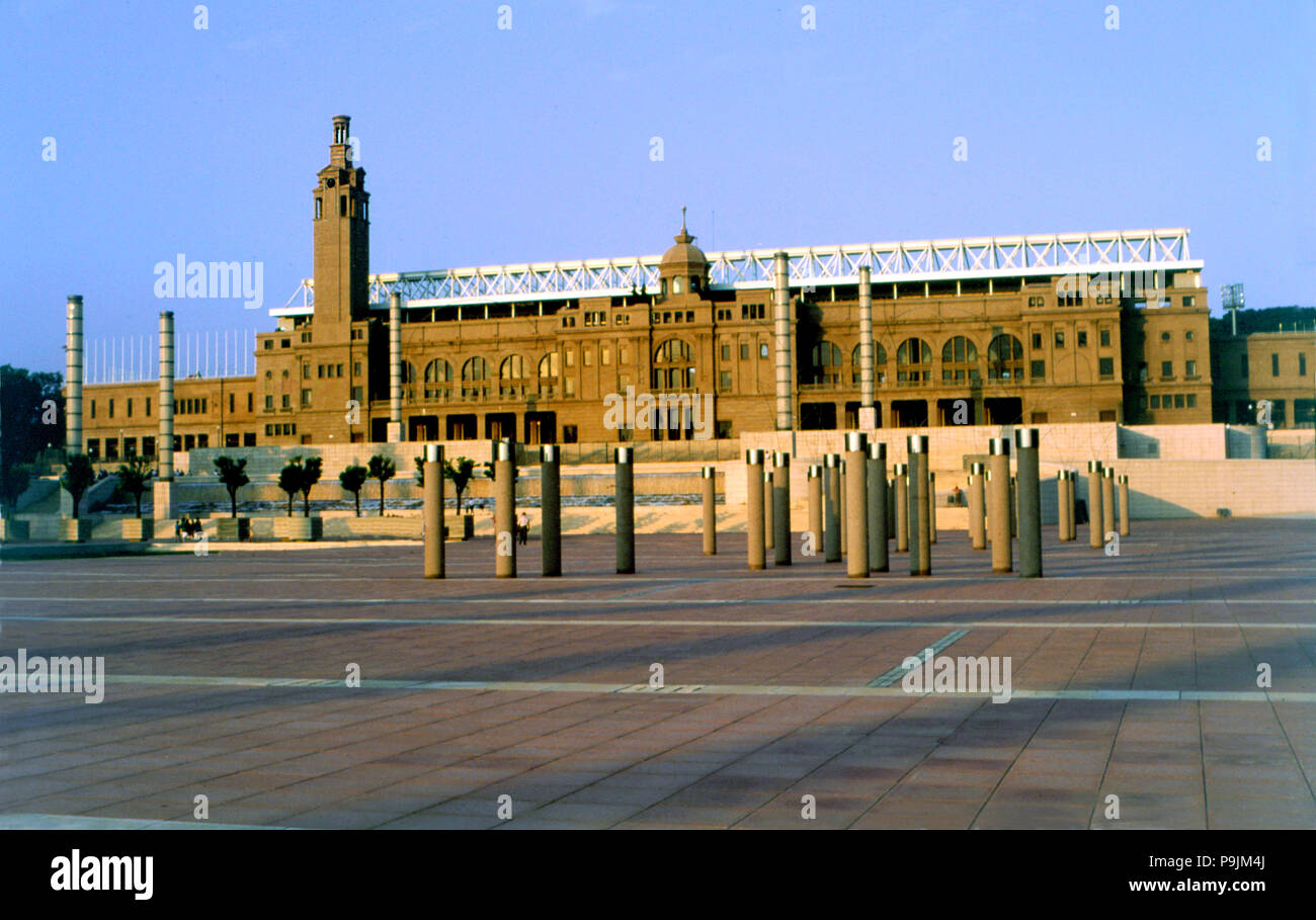 Vista esterna dello Stadio Olimpico di Montjuic a Barcellona. Foto Stock