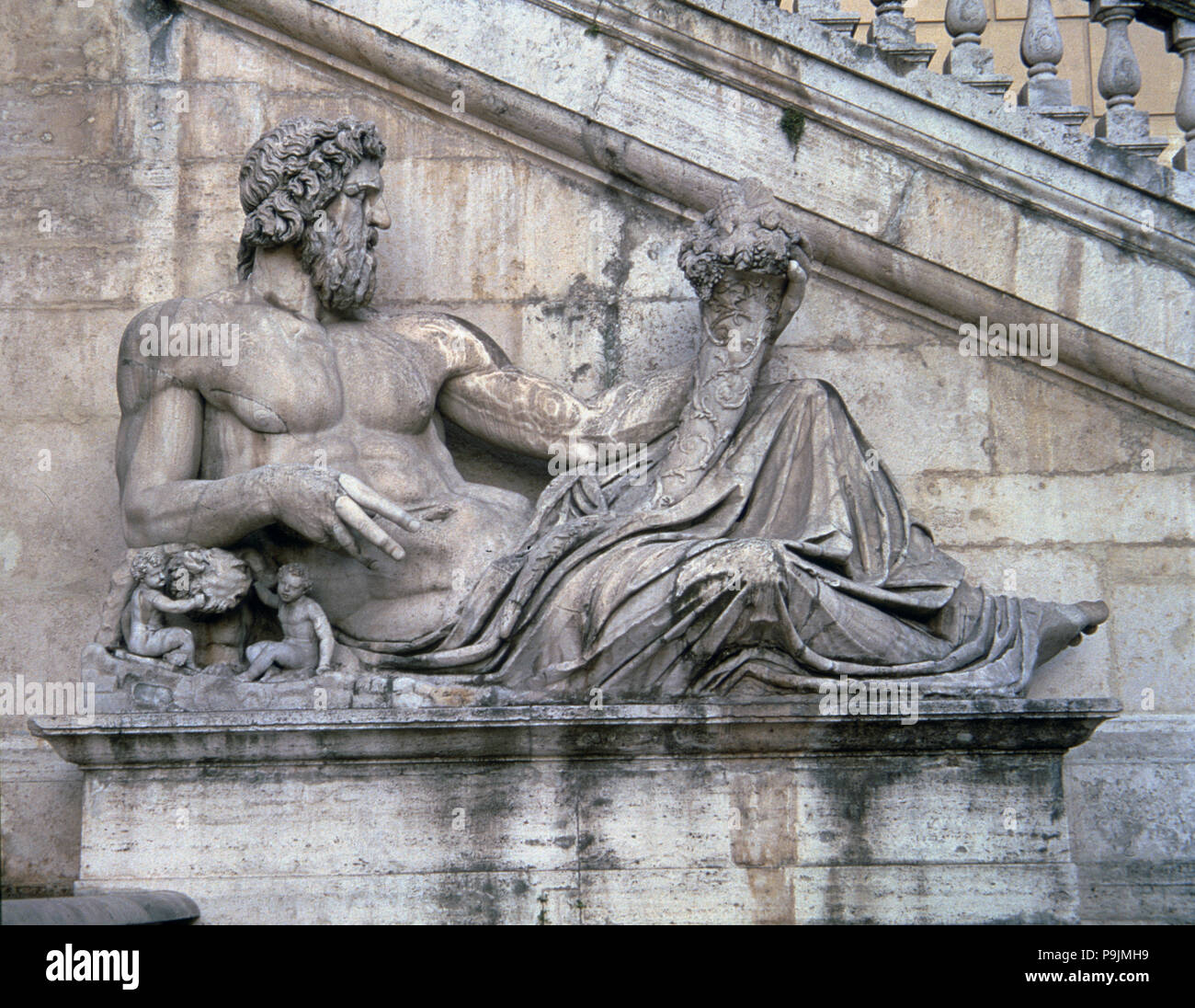 Allegoria del fiume Tevere, statua romana nella piazza del Campidoglio di Roma. Foto Stock