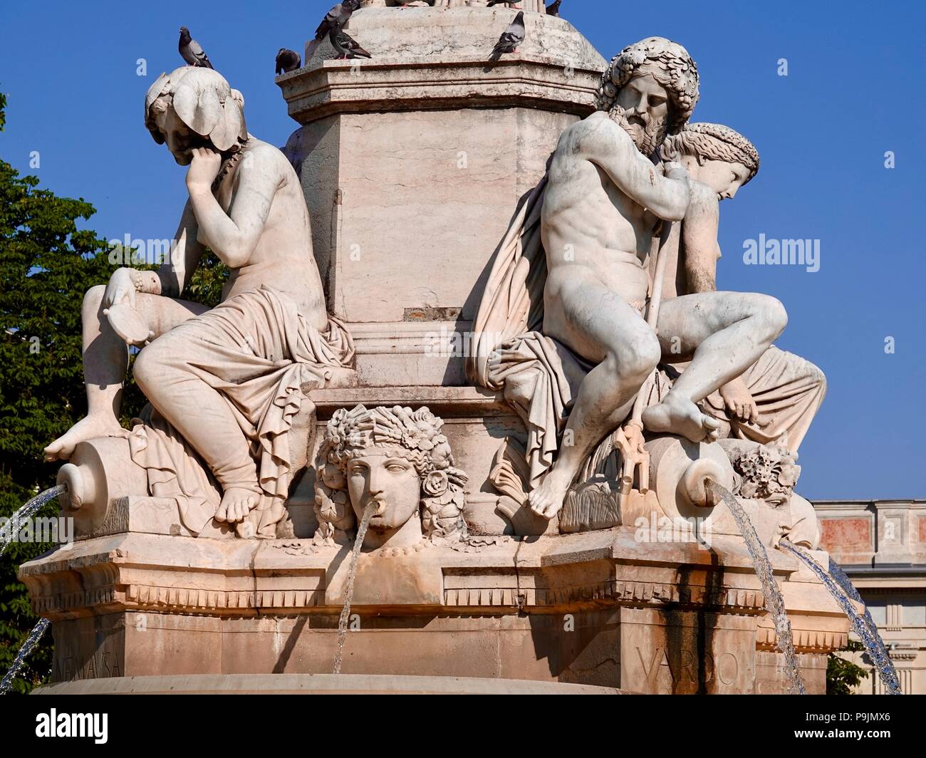Pradier Fontana, Esplanade Charles de Gaulle, Nimes, Francia Foto Stock