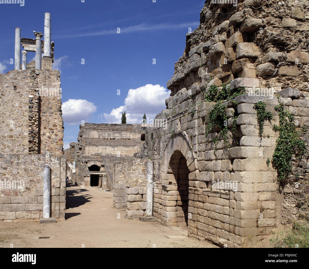 Ingresso laterale per la scena del teatro romano di Merida. Foto Stock