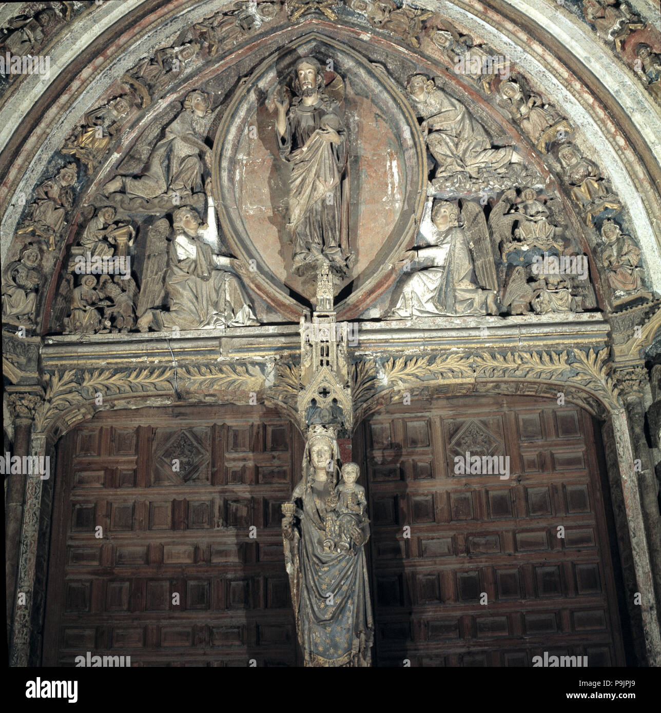 Particolare della facciata della Cappella della Virgen del dado nella cattedrale, con un Pantocratore in… Foto Stock