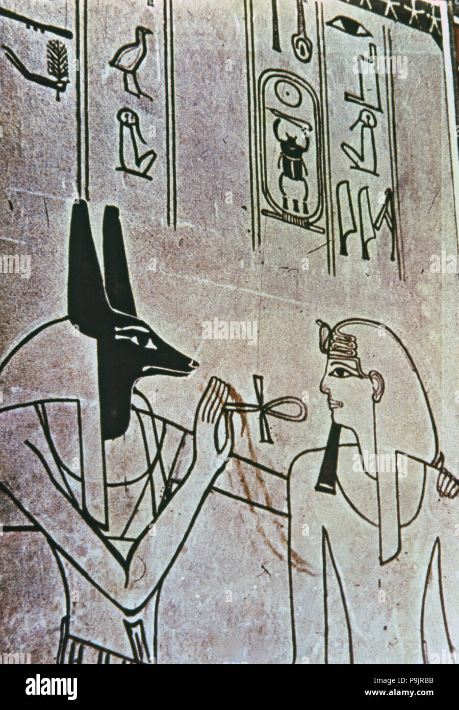 Affresco dalla tomba di Amenhotep II, rappresentata con dio Anubis, parte del nuovo regno. Foto Stock