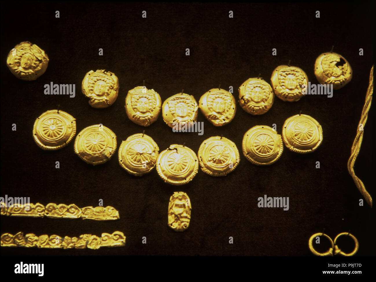 Etrusca orecchini in oro. Foto Stock